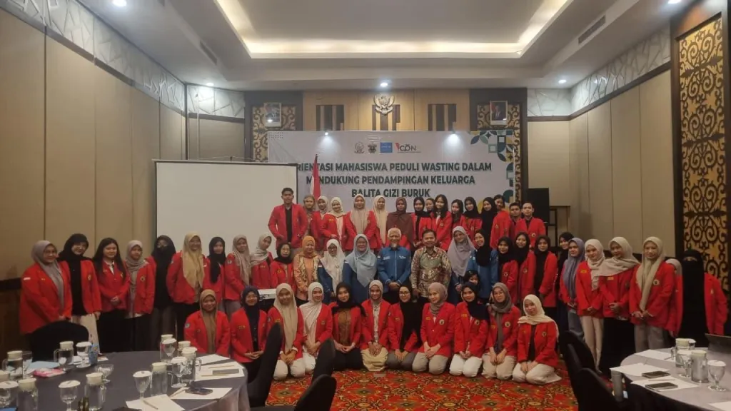 Kebersamaan, semangat pengabdian, dan harapan bagi masa depan anak-anak Indonesia menyatu dalam momen Orientasi Mahasiswa Peduli Wasting yang diikuti mahasiswa Program Studi Ilmu Gizi Universitas Hasanuddin di Makassar sebagai langkah nyata mencetak generasi muda yang siap menjadi garda terdepan pendampingan balita gizi buruk bersama UNICEF Indonesia, Dinas Kesehatan, dan ICONS untuk memperkuat perjuangan melawan wasting di Sulawesi Selatan. (Foto: Dok.Pribadi).